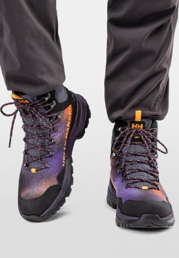 Походные ботинки