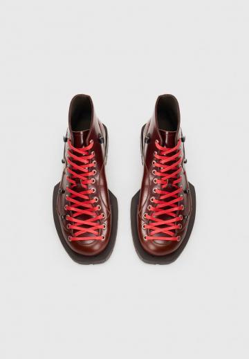 Ботинки на шнуровке