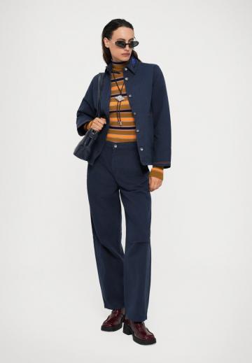 Джинсовая куртка