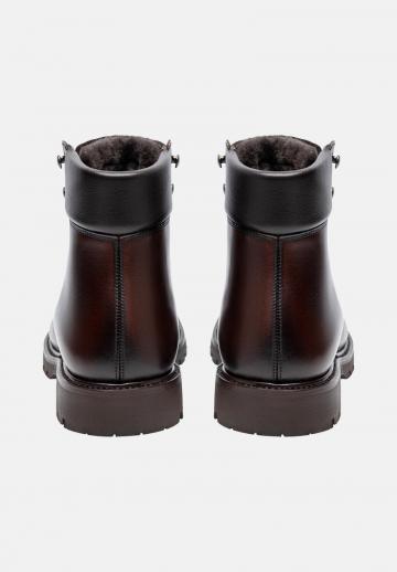 Ботинки на шнуровке