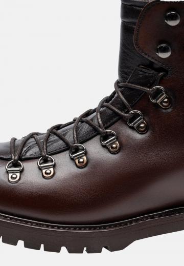 Ботинки на шнуровке