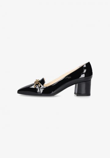 Туфли с высоким носом