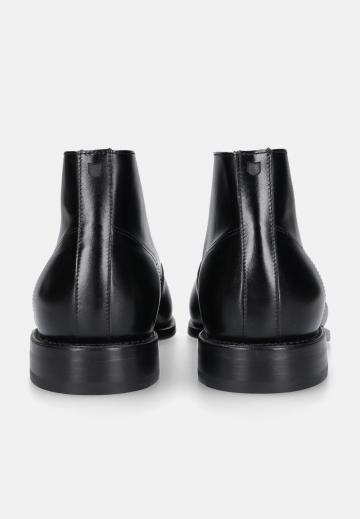 Ботинки на шнуровке