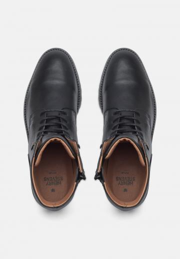 Ботинки на шнуровке