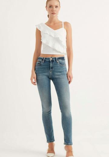 Топ на бретельках