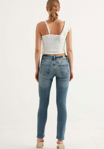 Топ на бретельках