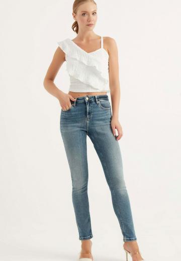 Топ на бретельках