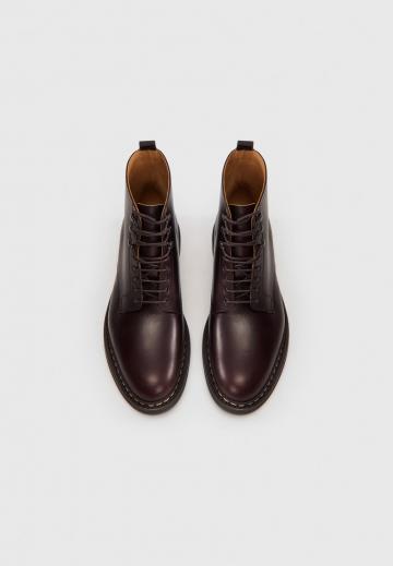 Ботинки на шнуровке