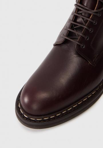 Ботинки на шнуровке