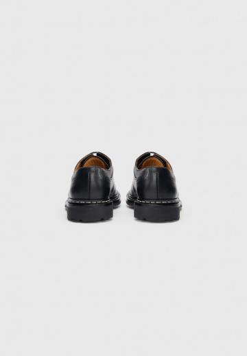 Ботинки на шнуровке