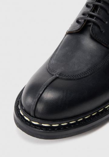 Ботинки на шнуровке