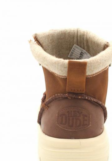 Ботинки на шнуровке