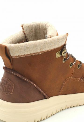 Ботинки на шнуровке