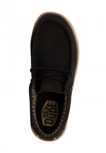 Ботинки на шнуровке