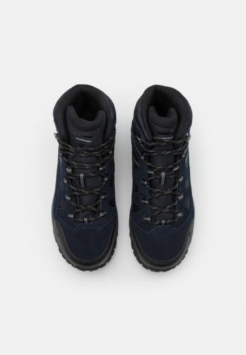 Походные ботинки