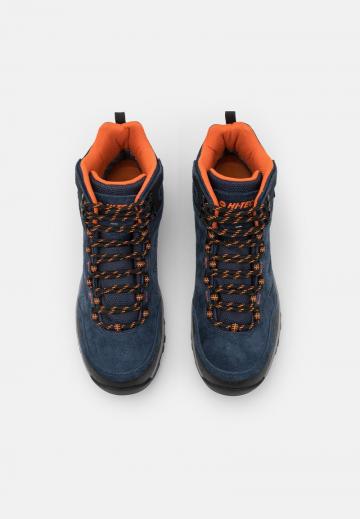 Походные ботинки