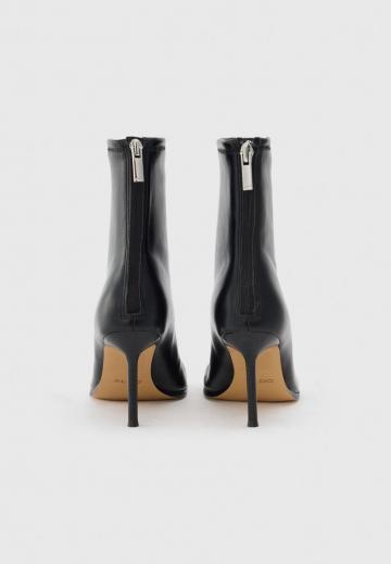 Высокие сапоги