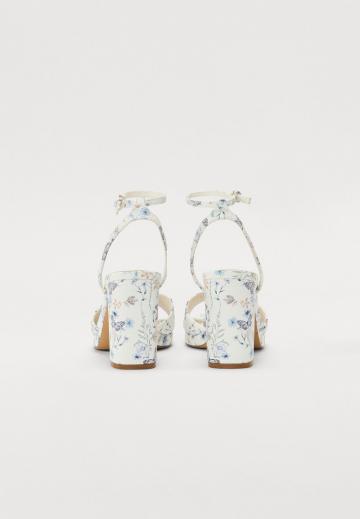 Гандбольные кроссовки