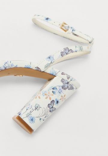 Гандбольные кроссовки