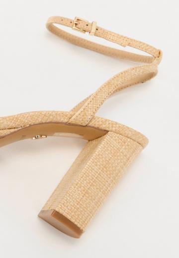 Гандбольные кроссовки