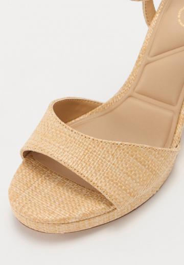 Гандбольные кроссовки