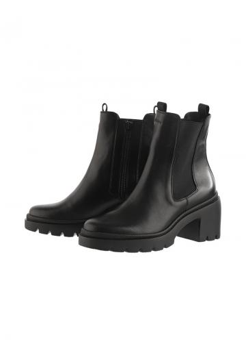 Полусапожки на высоком каблуке