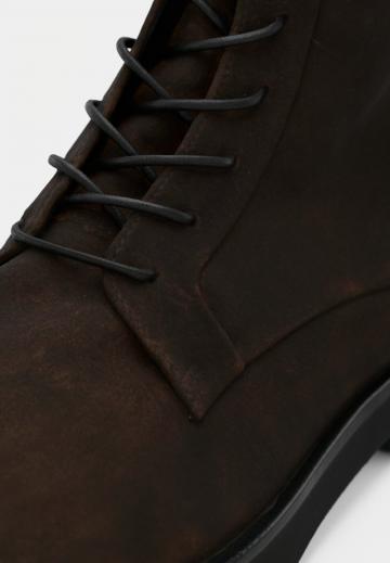 Ботинки на шнуровке