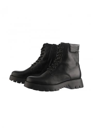 Ботинки на шнуровке