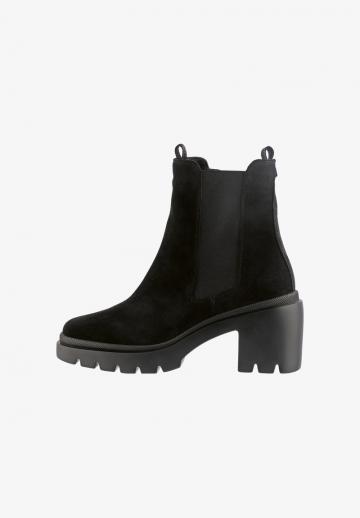 Полусапожки на высоком каблуке