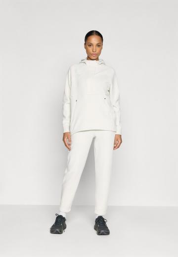 Спортивная толстовка