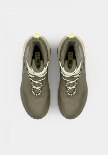 Походные ботинки