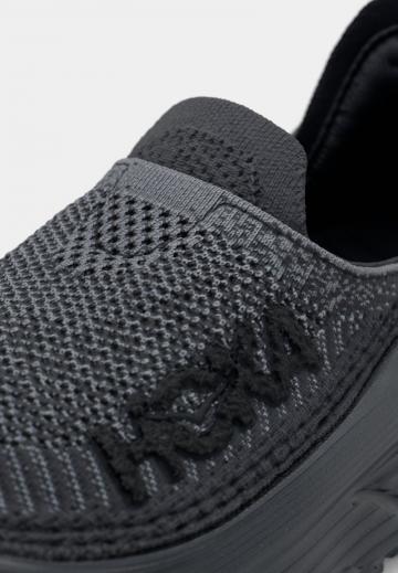 Походные кроссовки