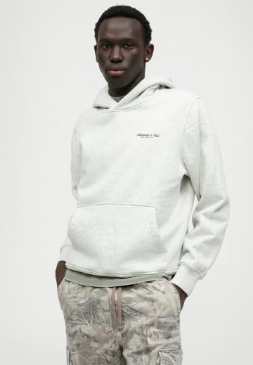 Брюки с накладными карманами