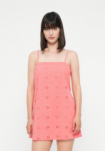 Короткое платье