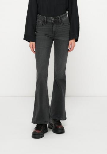 Клешеные джинсы
