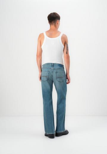 Прямые джинсы