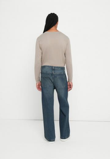 Свободные джинсы