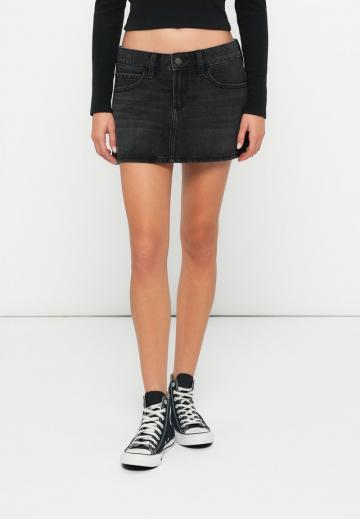 Юбка с накладными карманами