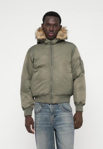 Зимняя куртка