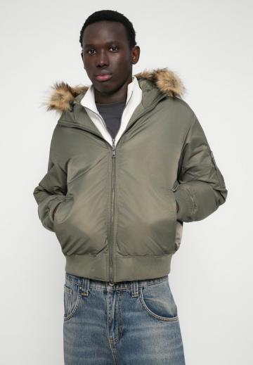 Зимняя куртка