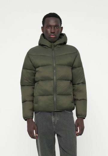 Зимняя куртка