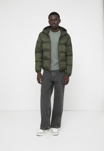 Зимняя куртка