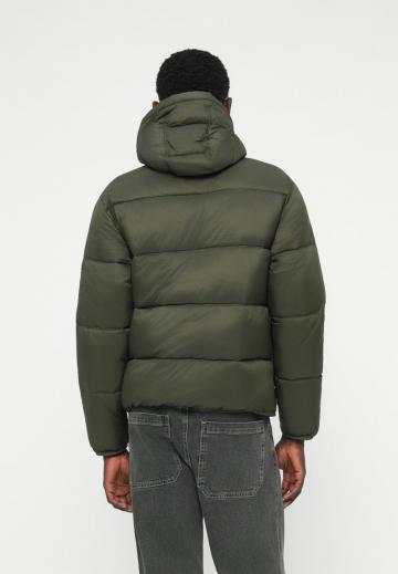 Зимняя куртка