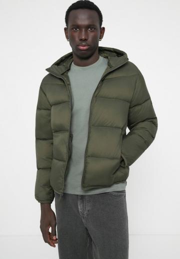 Зимняя куртка