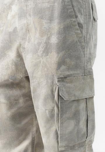 Брюки с накладными карманами