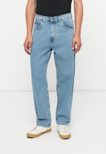 Свободные джинсы