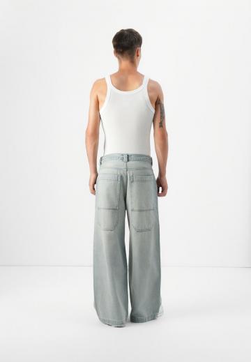 Свободные джинсы