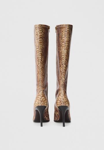 Высокие сапоги