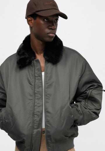 Куртка бомбер