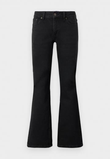 Клешеные джинсы